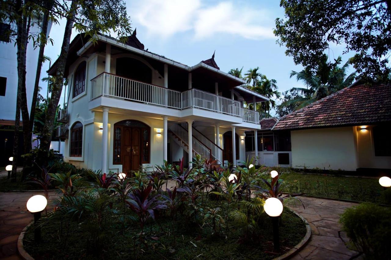 Bamboo Lagoon Backwater Front Resort Alappuzha Eksteriør bilde