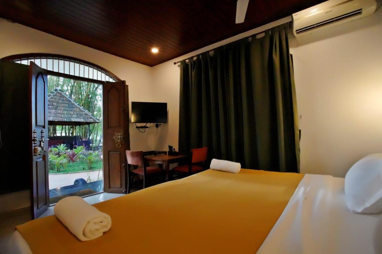 Bamboo Lagoon Backwater Front Resort Alappuzha Eksteriør bilde