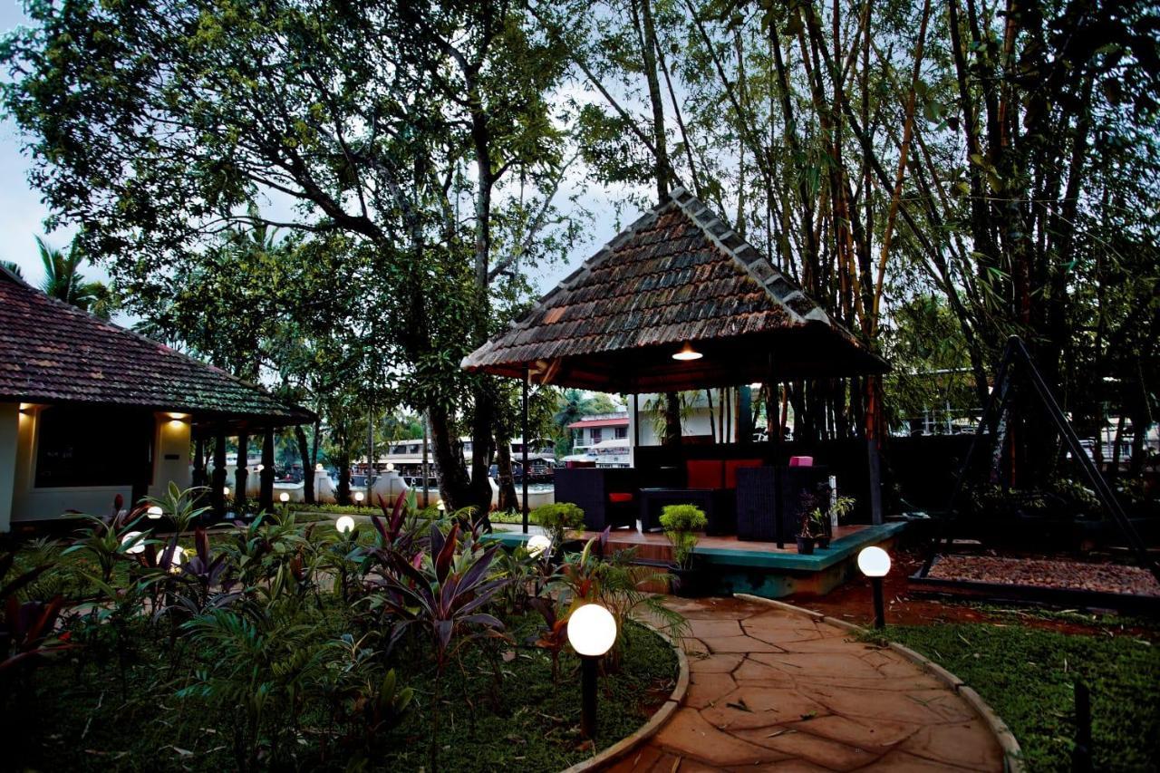 Bamboo Lagoon Backwater Front Resort Alappuzha Eksteriør bilde